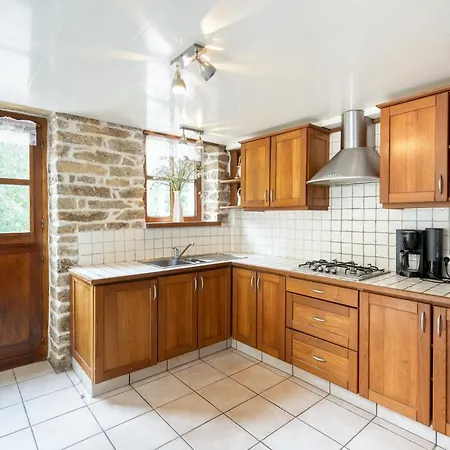 Maison D'une Avec Jardin Clos A Cap Sizun A 5 Km De La Hébergement de vacances *